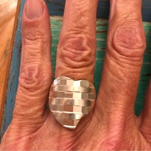 ▪️Sterling Silver Textured Heart Ring